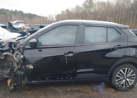 2022 Nissan Kicks Sv Xtronic Cvt z USA, uszkodzony, nr VIN 3N1CP5CV9NL477939